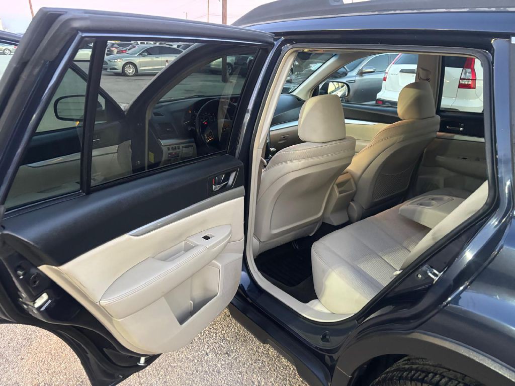 2012 Subaru Outback Image 9