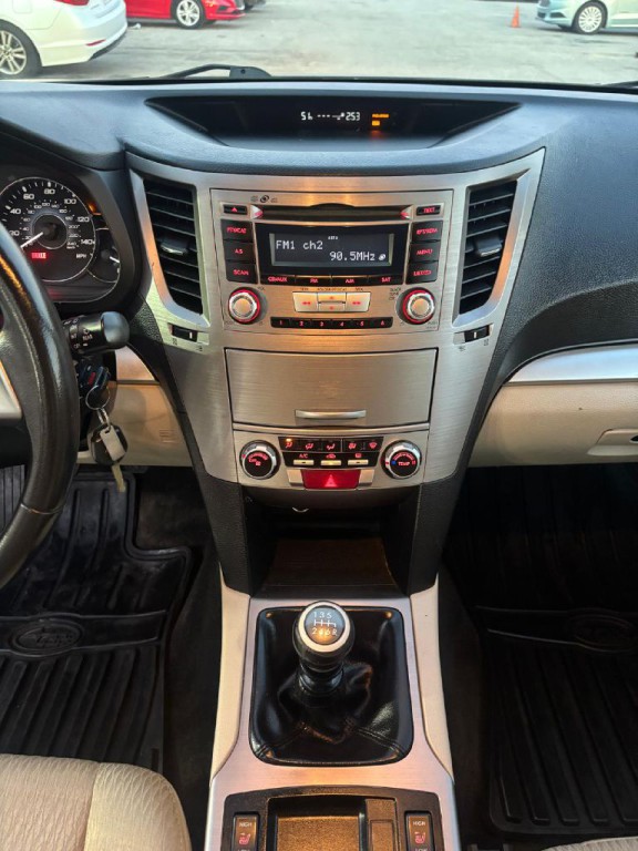 2012 Subaru Outback Image 10