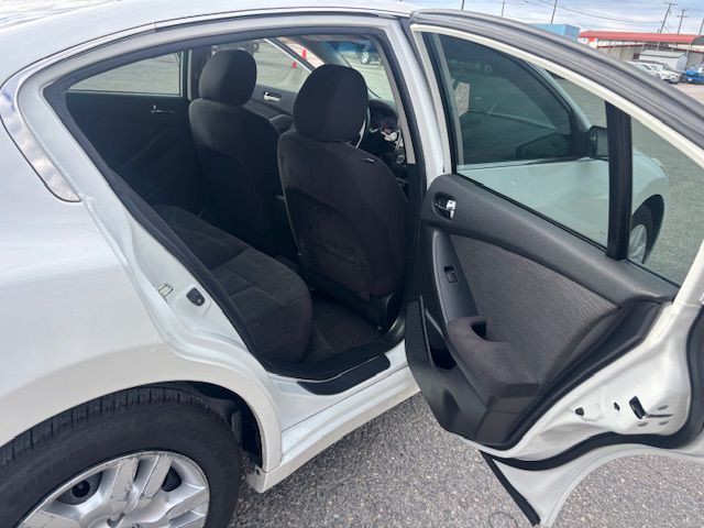 2012 Nissan Altima Image 11