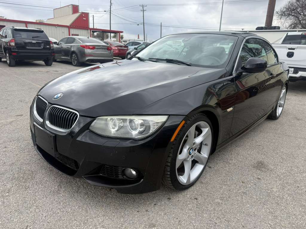 2011 BMW 3 Series Image 3