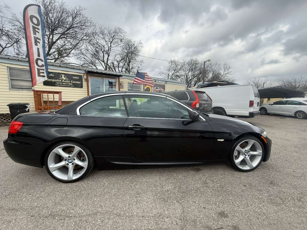 2011 BMW 3 Series Image 4