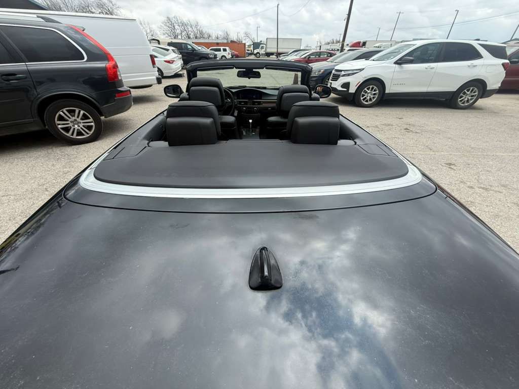 2011 BMW 3 Series Image 9