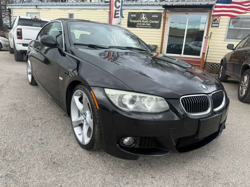 2011 BMW 3 Series Image 2
