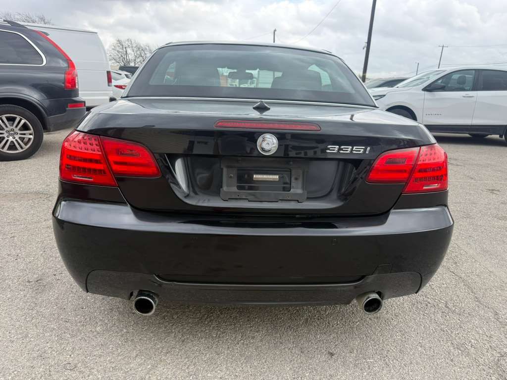 2011 BMW 3 Series Image 6