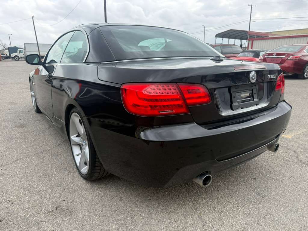 2011 BMW 3 Series Image 7