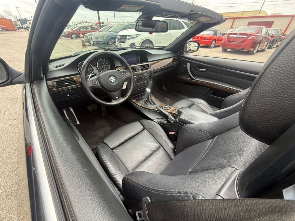 2011 BMW 3 Series Image 10