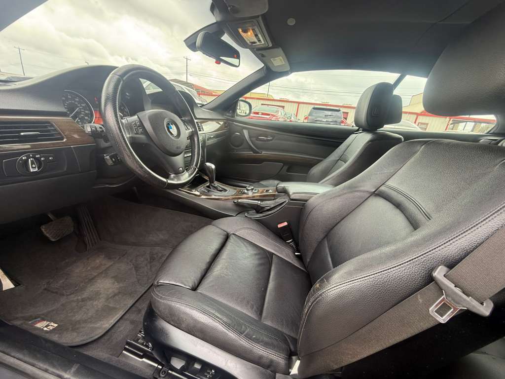 2011 BMW 3 Series Image 18