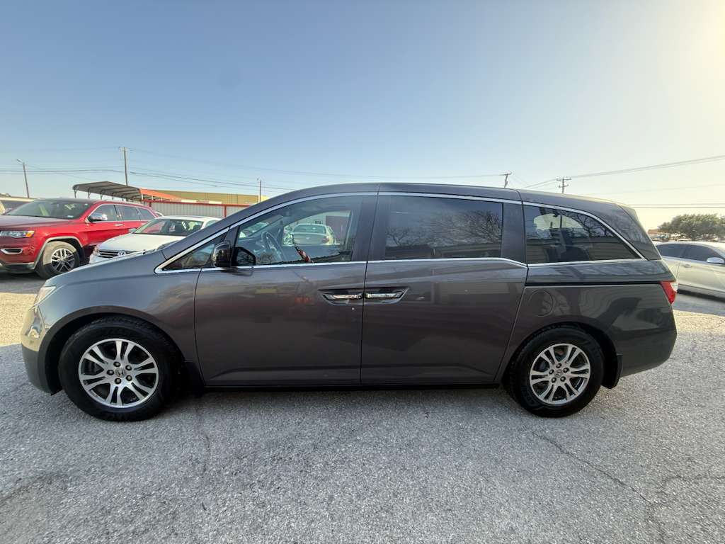 2012 Honda Odyssey Image 4