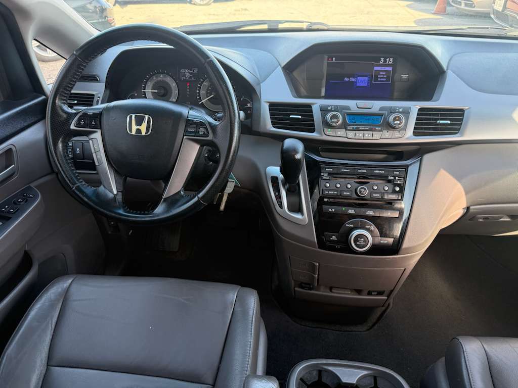 2012 Honda Odyssey Image 8