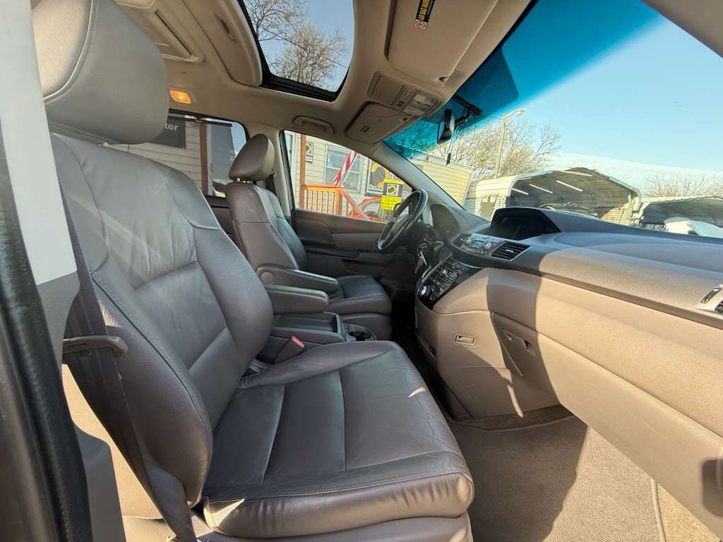 2012 Honda Odyssey Image 10