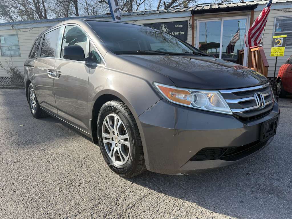 2012 Honda Odyssey Image 2