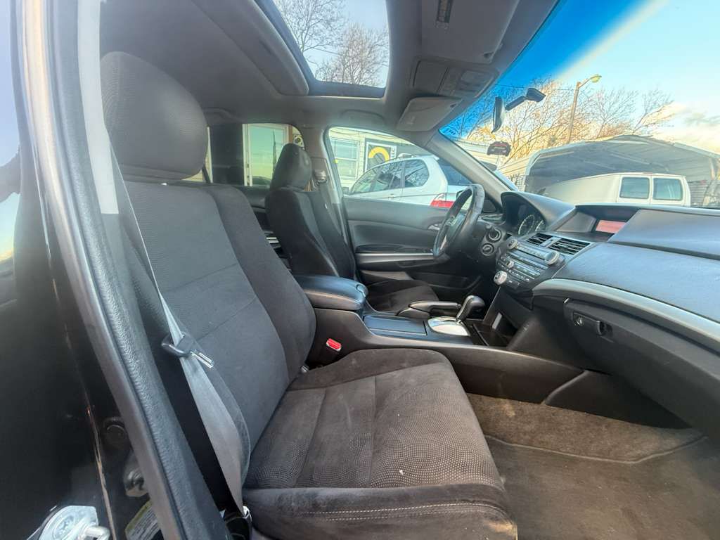 2010 Honda Accord Image 10