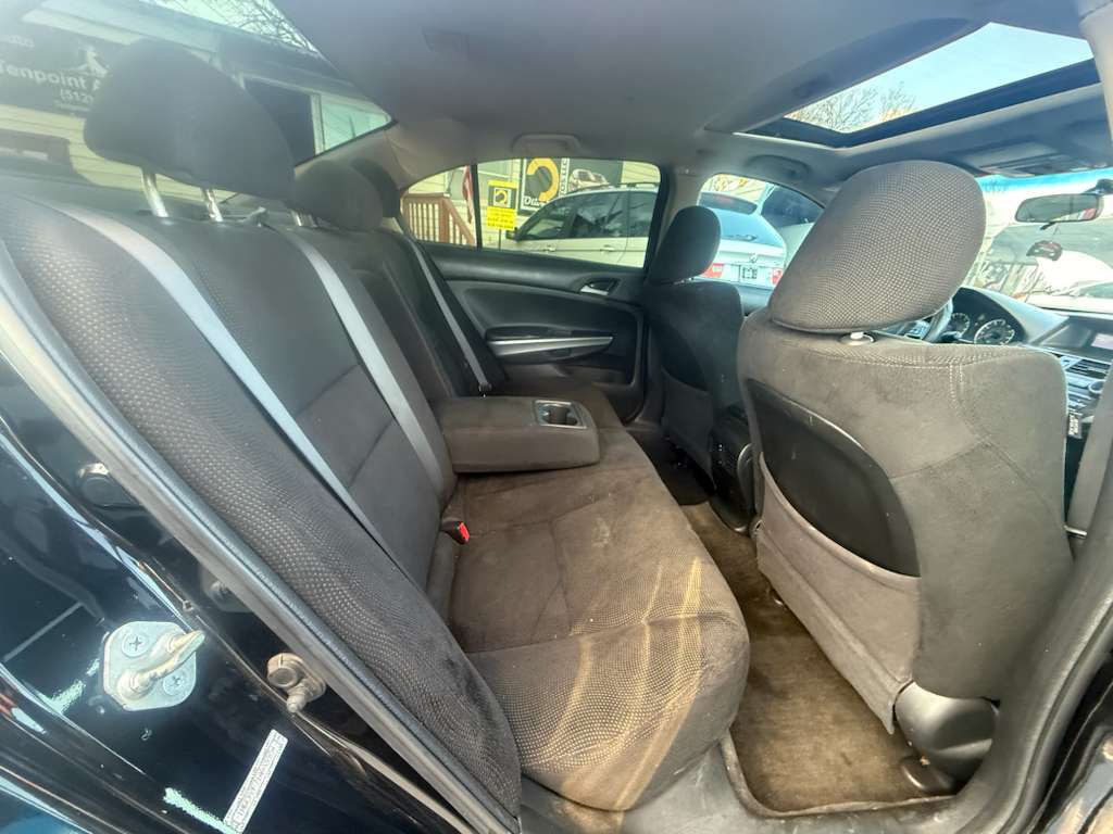 2010 Honda Accord Image 11