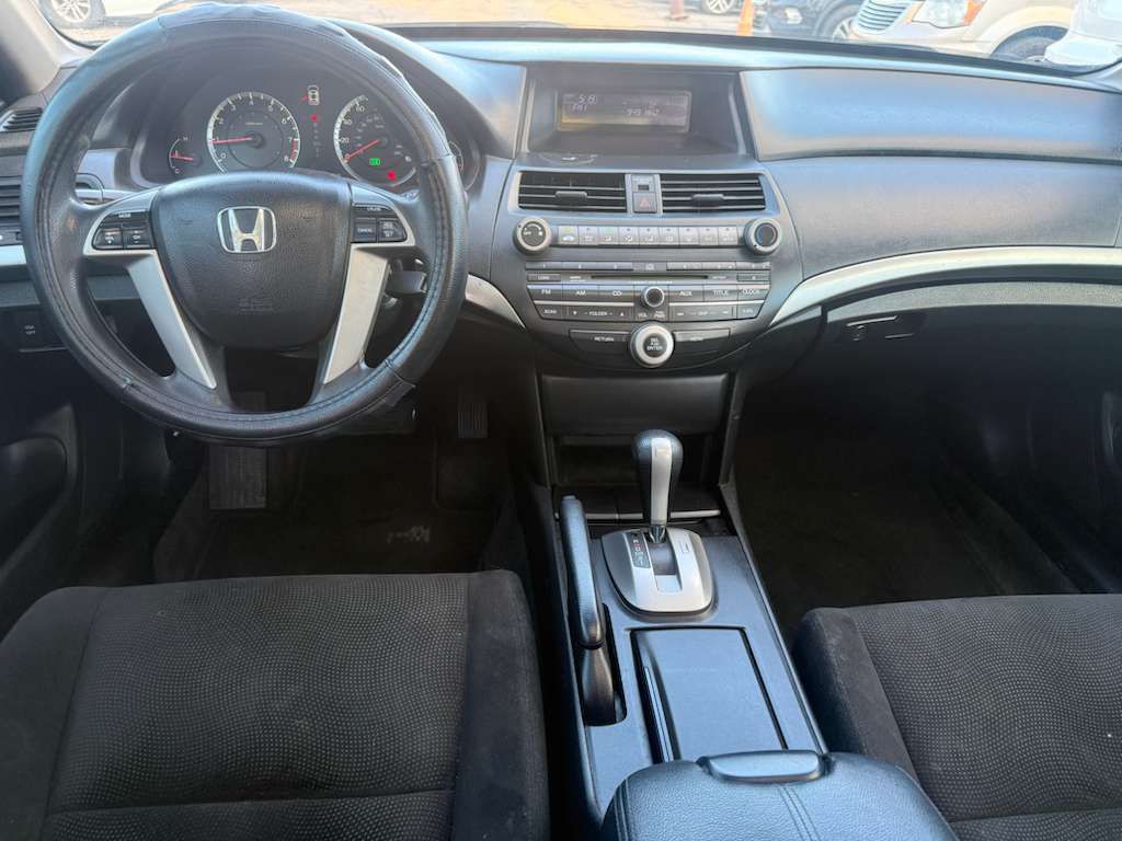 2010 Honda Accord Image 9
