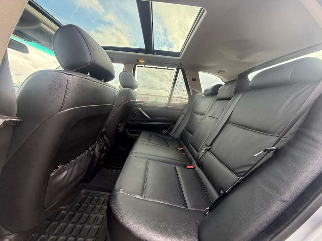 2005 BMW X5 Image 16