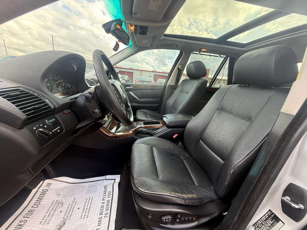 2005 BMW X5 Image 17