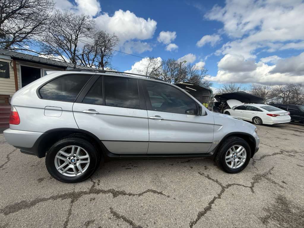 2005 BMW X5 Image 9