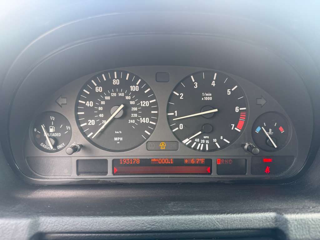 2005 BMW X5 Image 10