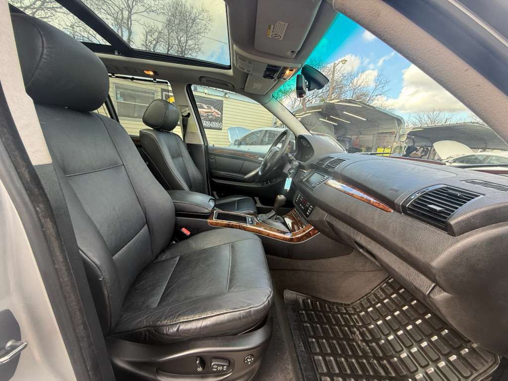 2005 BMW X5 Image 13