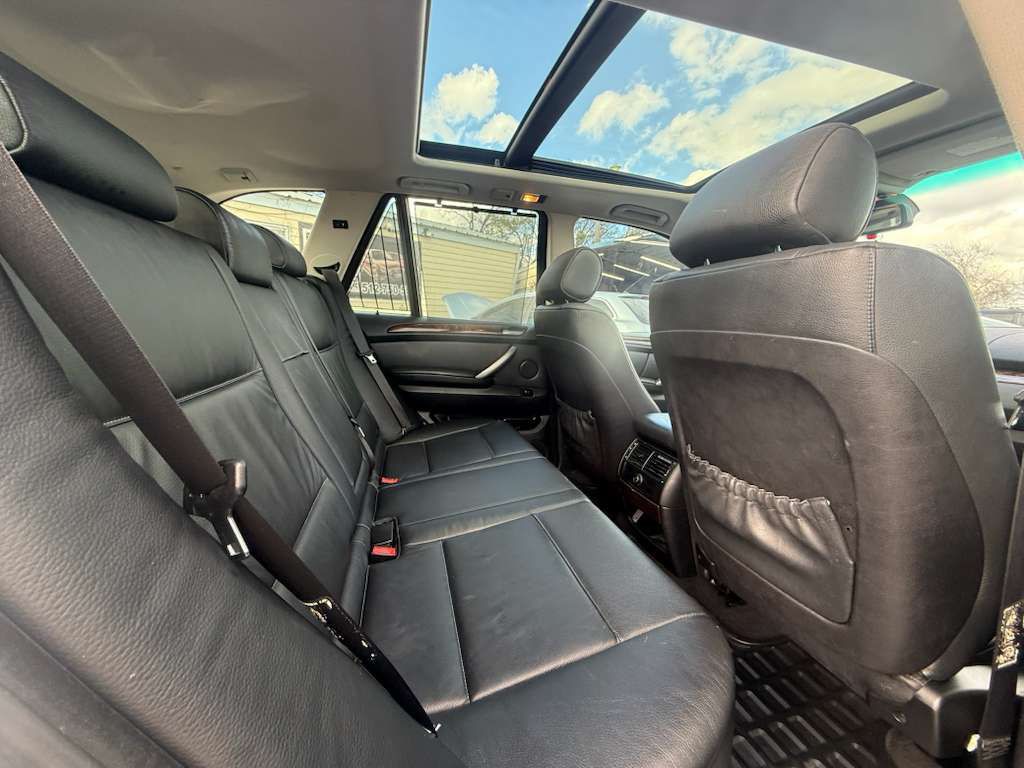 2005 BMW X5 Image 14