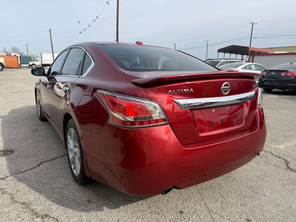 2015 Nissan Altima Image 4