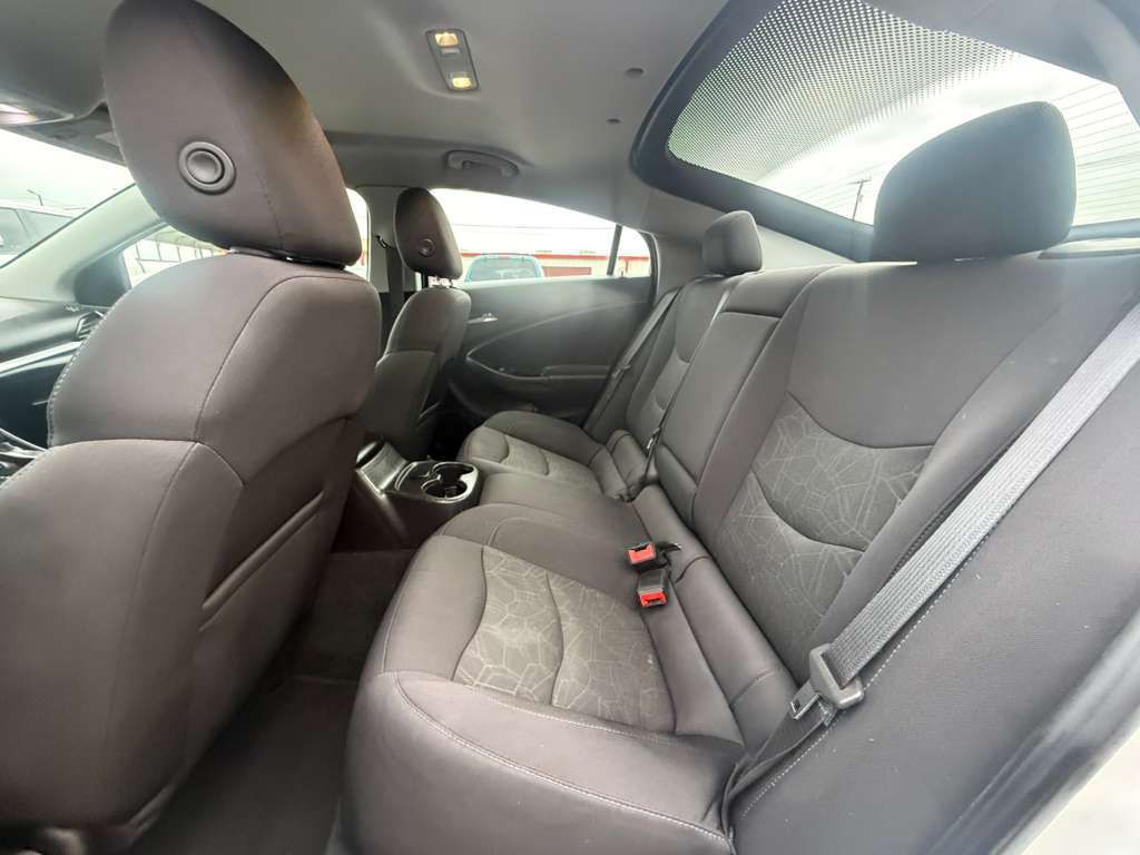 2017 Chevrolet Volt Image 14