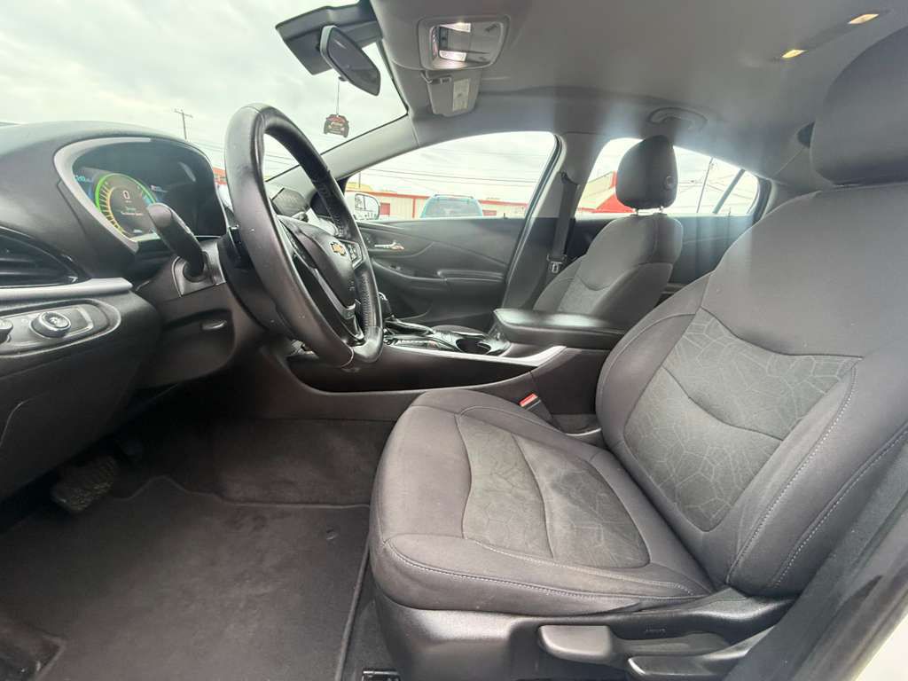 2017 Chevrolet Volt Image 15