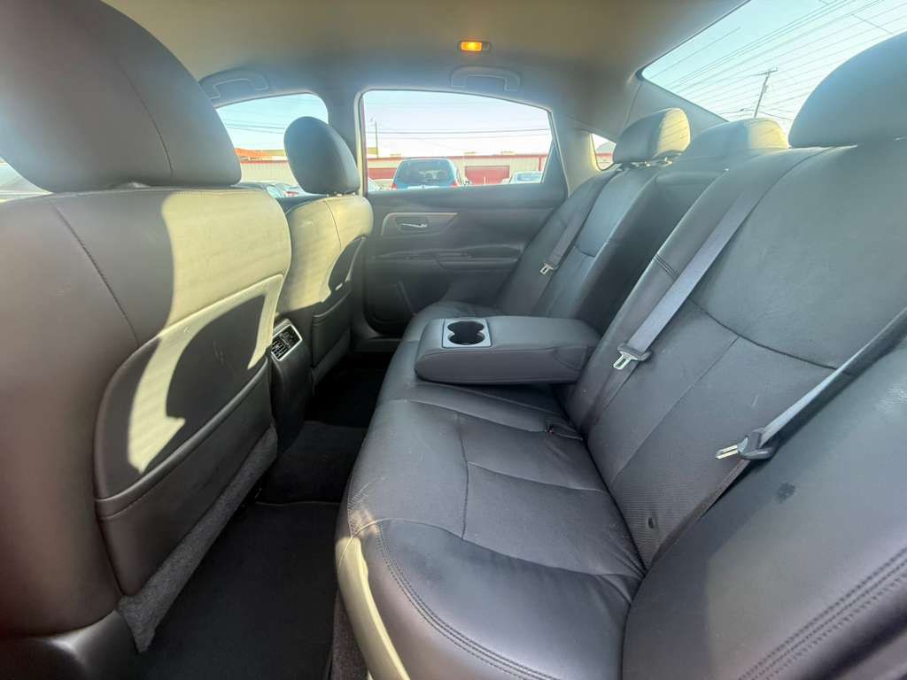 2015 Nissan Altima Image 11
