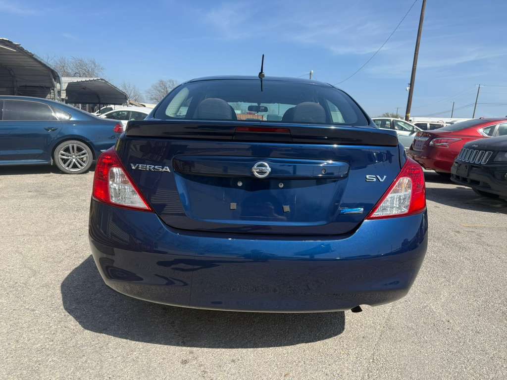 2014 Nissan Versa Image 4