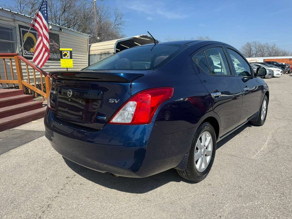 2014 Nissan Versa Image 6