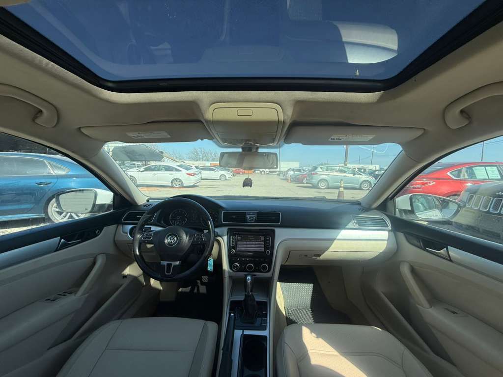 2012 Volkswagen Passat Image 15