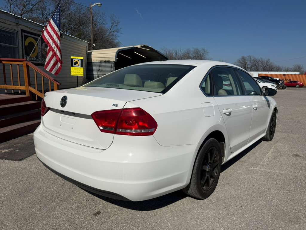 2012 Volkswagen Passat Image 5