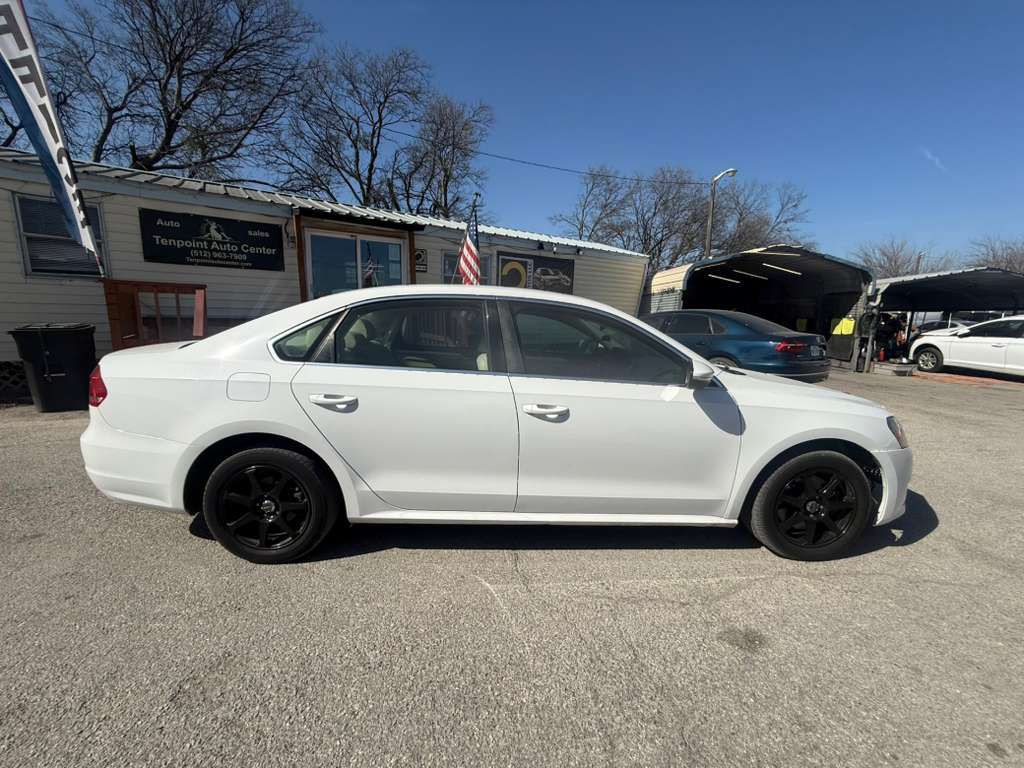 2012 Volkswagen Passat Image 7