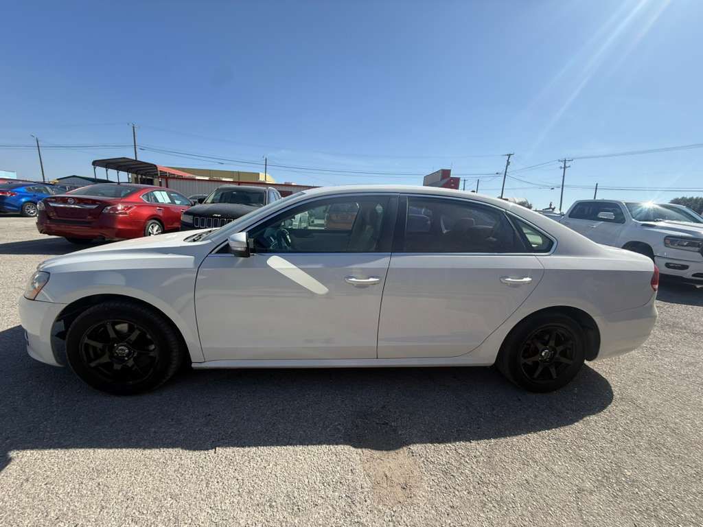 2012 Volkswagen Passat Image 8