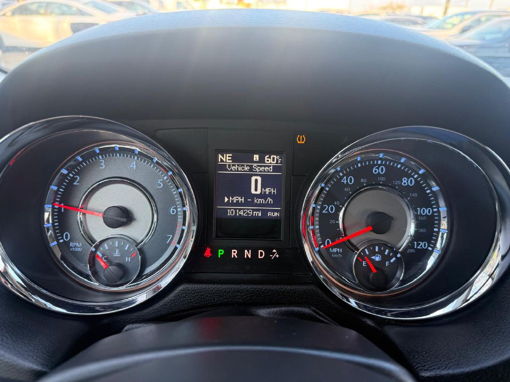 2012 Chrysler Town & Country Image 9