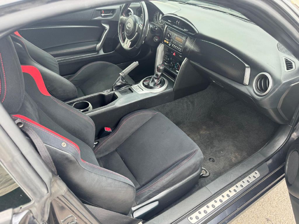 2013 Scion FR-S Image 9