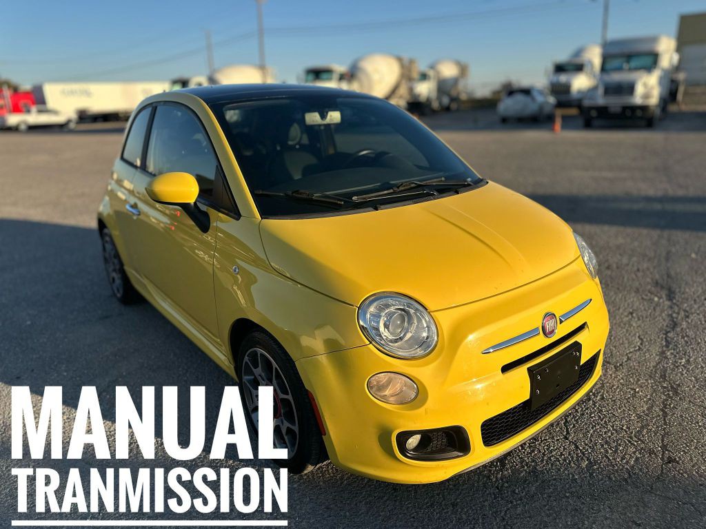 2014 FIAT 500L Image 1