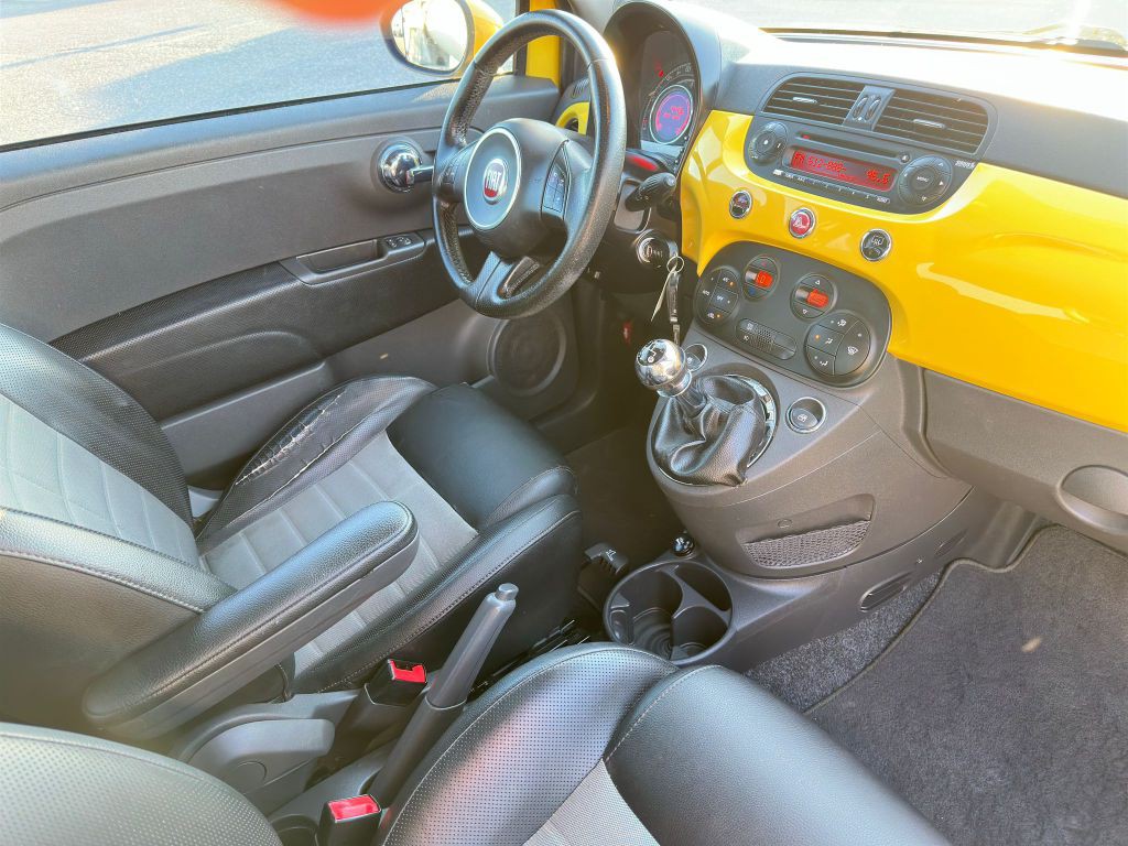 2014 FIAT 500L Image 8