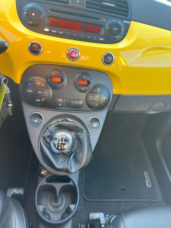 2014 FIAT 500L Image 11