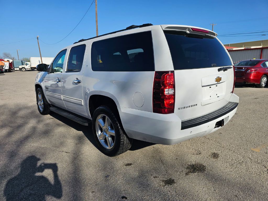 2012 Chevrolet Suburban Image 5