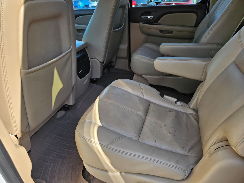 2012 Chevrolet Suburban Image 16