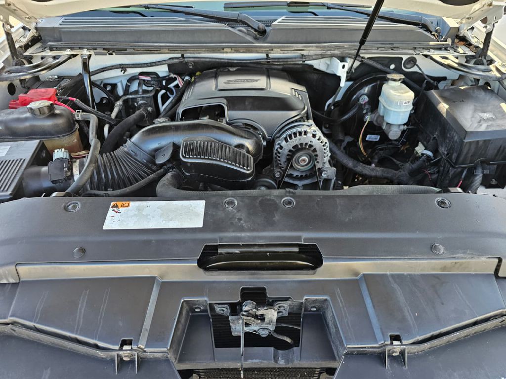 2012 Chevrolet Suburban Image 21