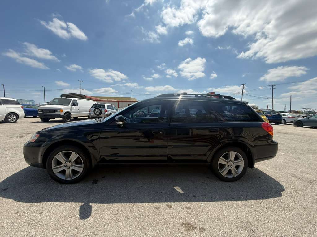 2005 Subaru Outback Image 4