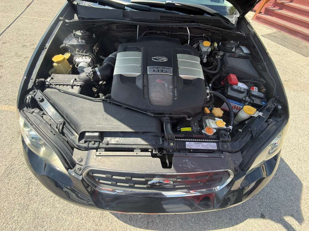 2005 Subaru Outback Image 9