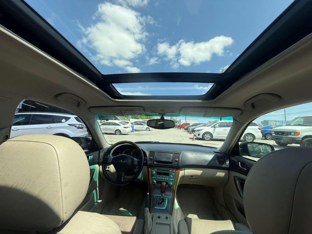 2005 Subaru Outback Image 10