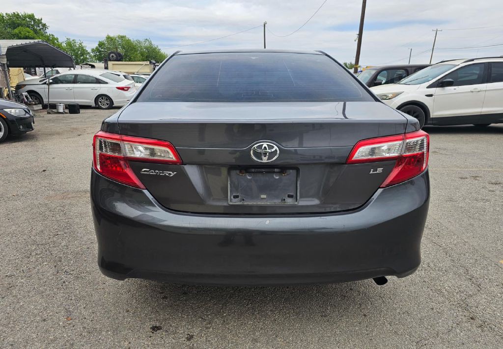 2013 Toyota Camry Image 4