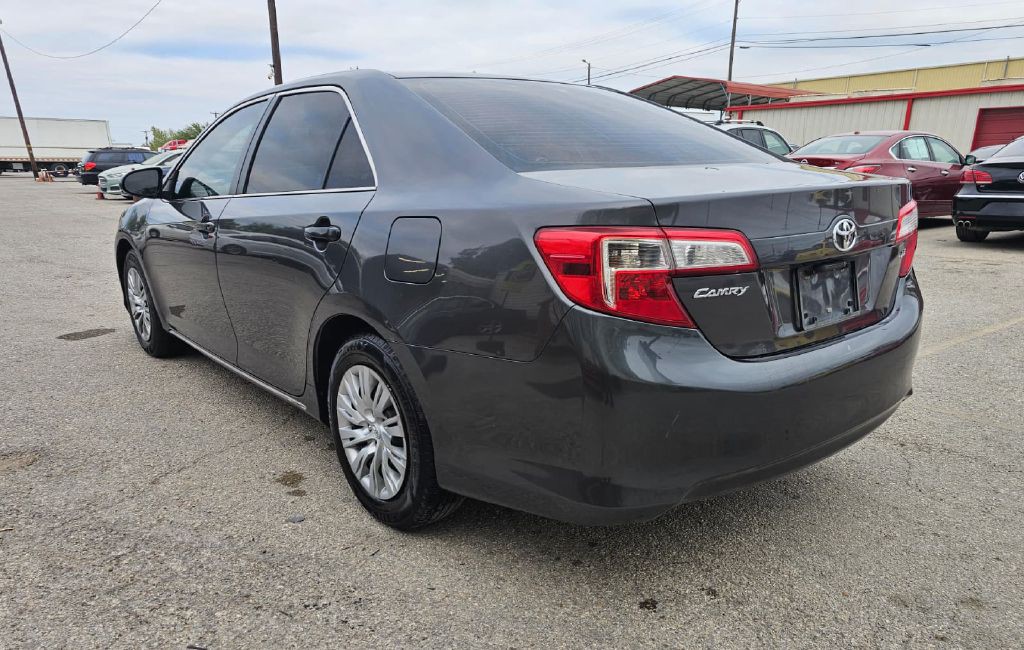 2013 Toyota Camry Image 5