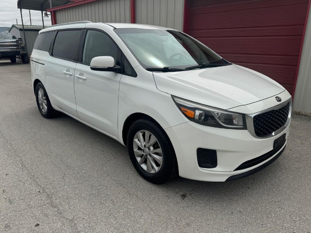 2016 Kia Sedona Image 2
