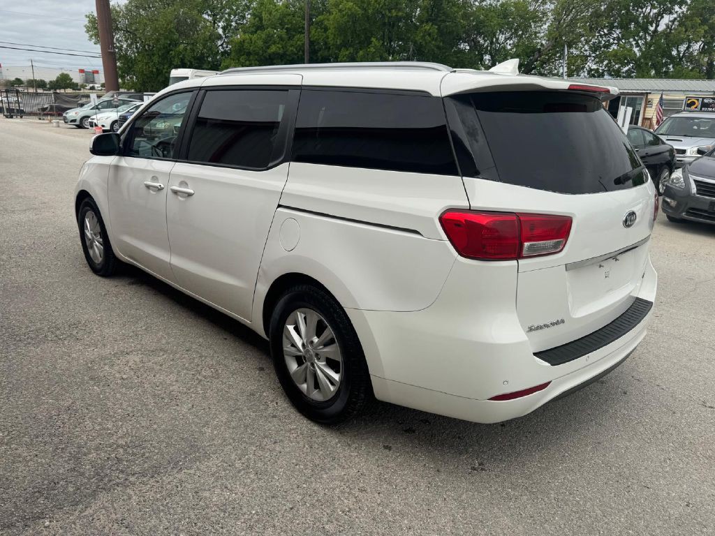2016 Kia Sedona Image 5