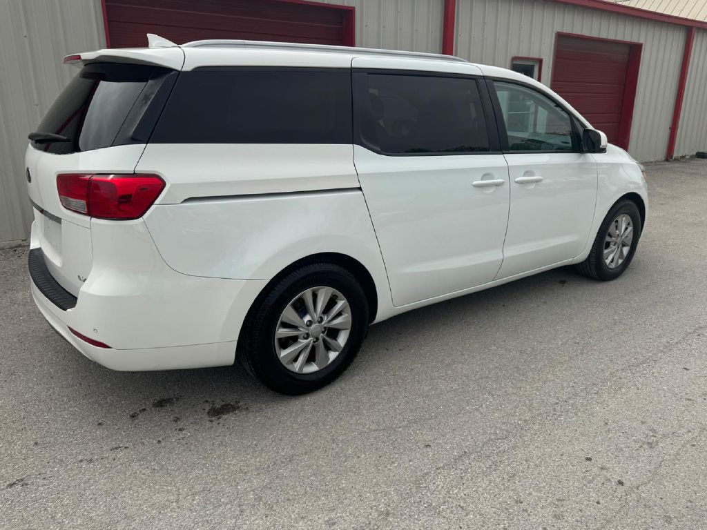 2016 Kia Sedona Image 6